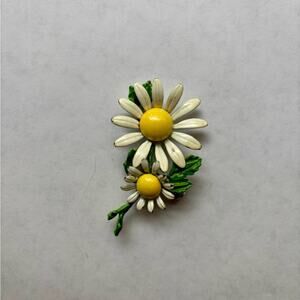 Vintage 1960s Enamel Double Daisy White & Yellow Flower & Green Leaf Brooch